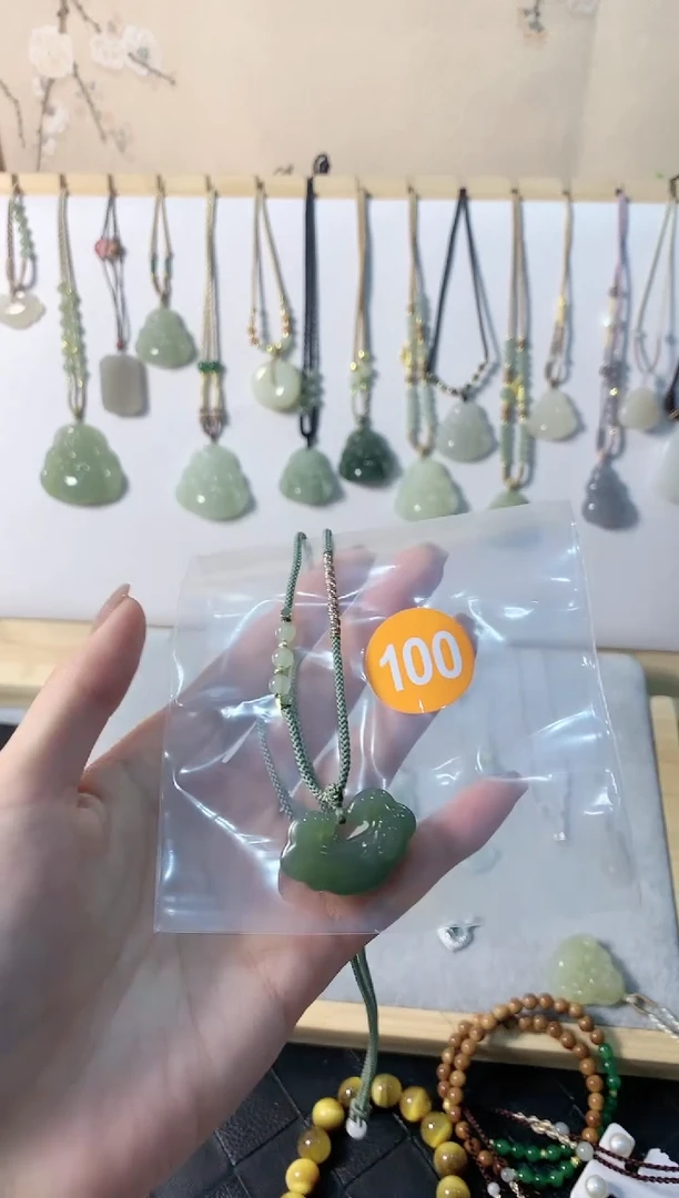 【闪购商品】和田玉颈饰未镶嵌祥云4