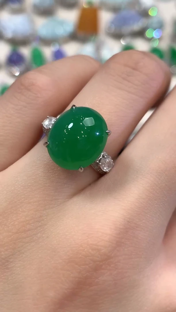 18K金镶嵌戒指翡翠红***阳q76