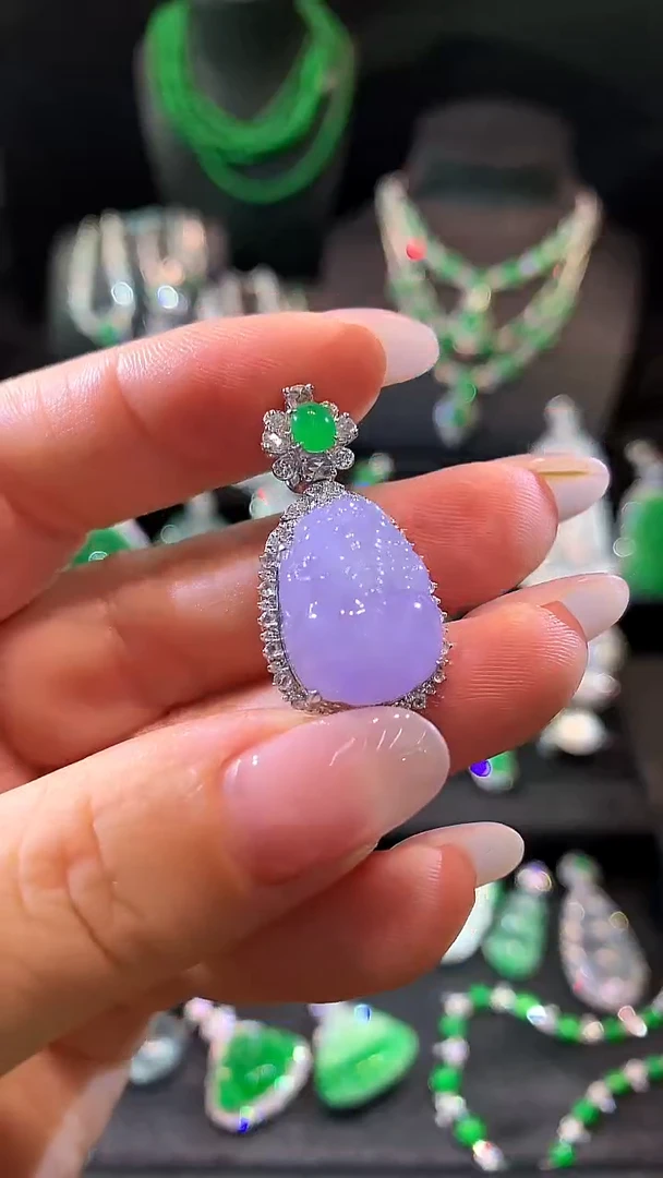 吊坠(不含链)18K金镶嵌翡翠吊坠