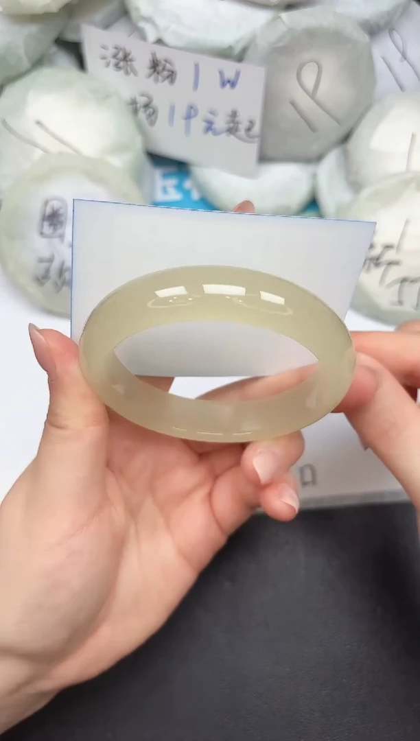 未镶嵌手镯石英质玉A22/58.1