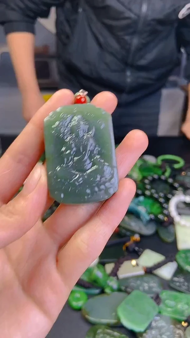 颈饰未镶嵌和田玉1