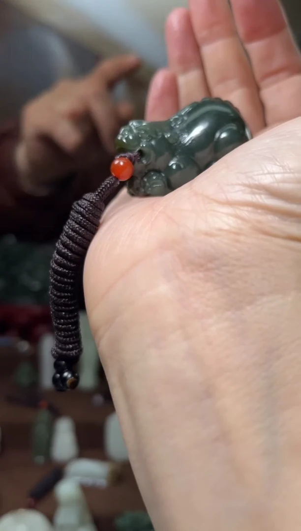 颈饰未镶嵌和田玉·