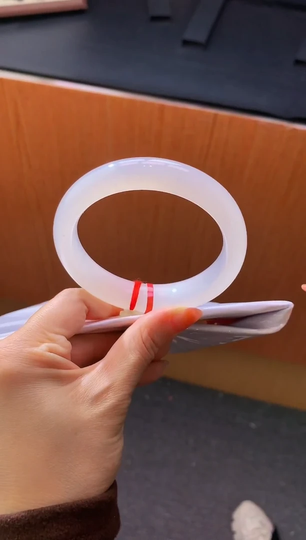 未镶嵌手镯翡翠- 圈口 63全款12.8万 定金2万