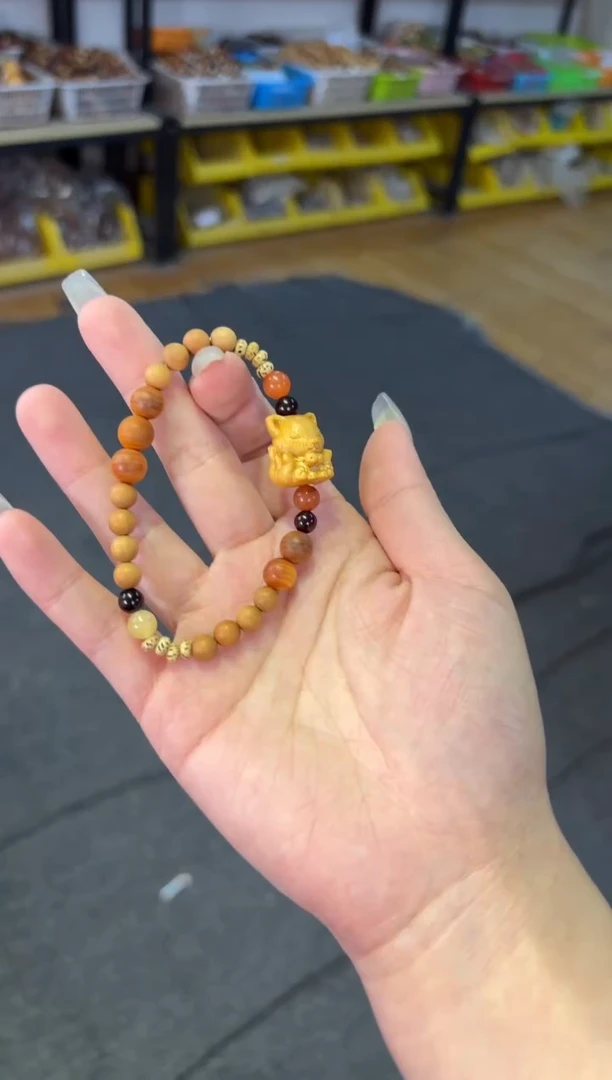 【闪购商品】血珀手链未镶嵌 芭比檀血珀设计款凤九单圈