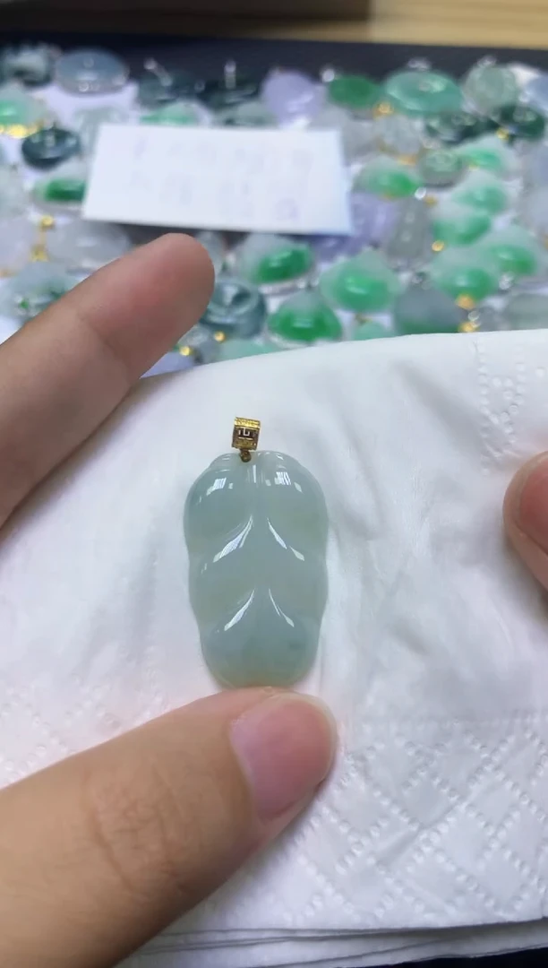 翡翠未镶嵌颈饰天然缅甸A货翡翠1