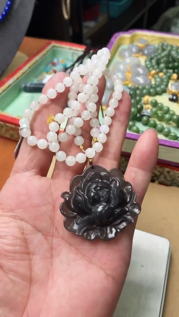 吊坠(赠链)未镶嵌和田玉D35