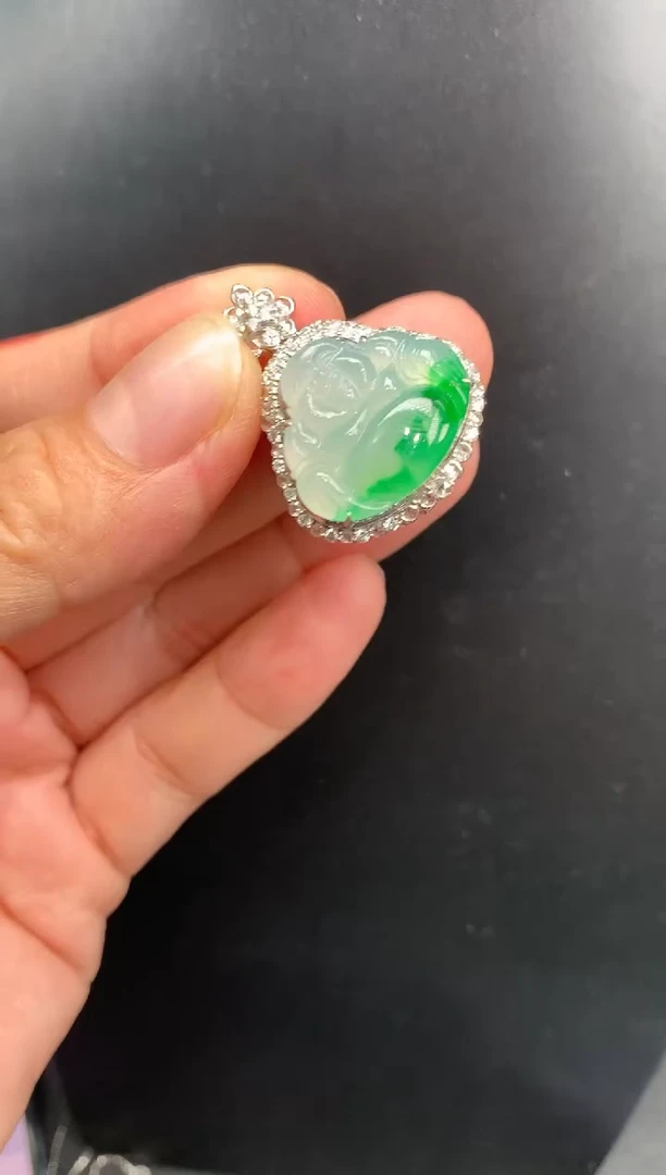 翡翠18K金镶嵌颈饰佛公