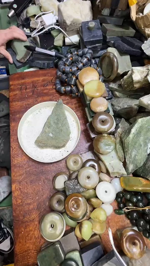 未镶嵌和田玉珠宝半成品1