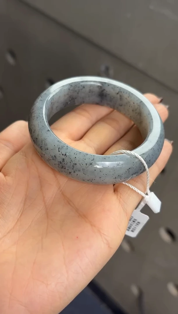 未镶嵌手镯和田玉黑山微色差散墨55+青花手镯