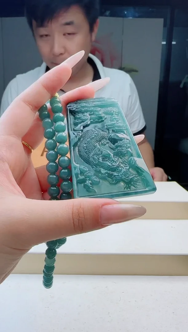 颈饰未镶嵌翡翠多样性发其中一