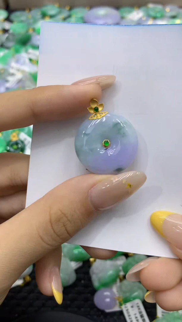 颈饰18K金镶嵌翡翠天然缅甸翡翠A货