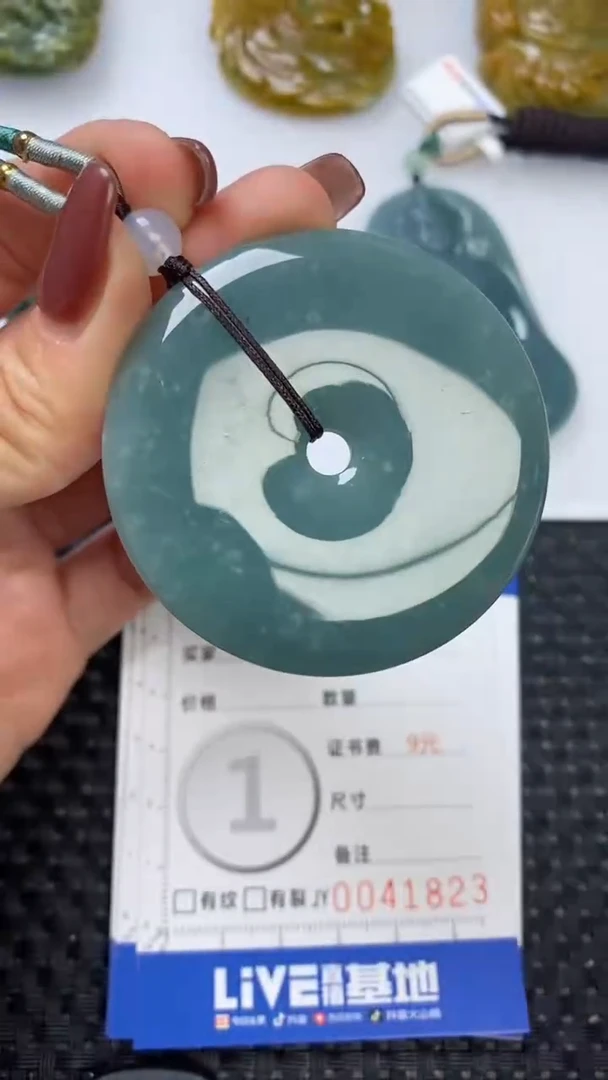 【闪购商品】翡翠颈饰未镶嵌11111111111111111