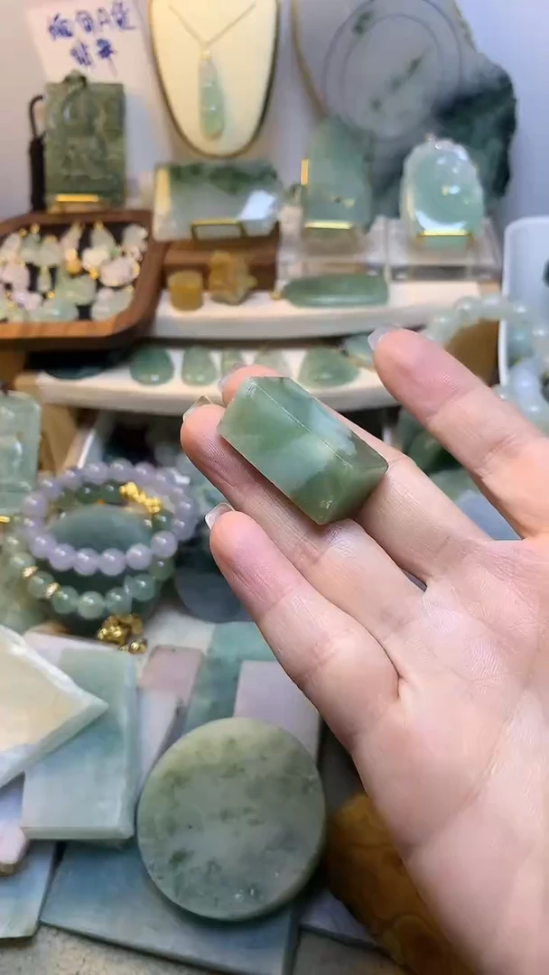 未镶嵌挂件翡翠 缅甸A货翡翠，没有运费险