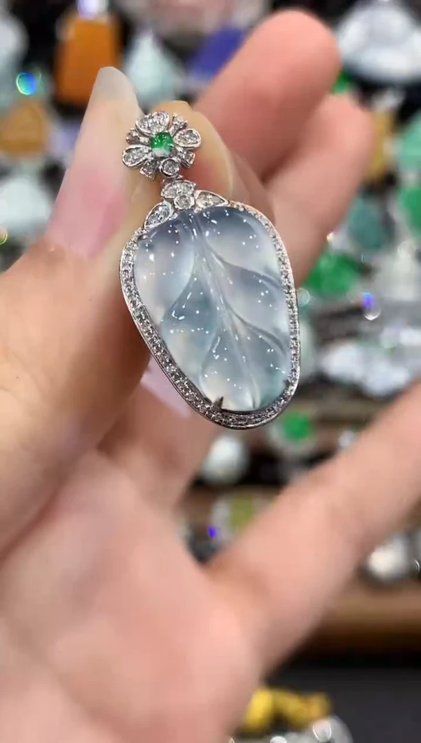 吊坠(不含链)18K金镶嵌翡翠C68