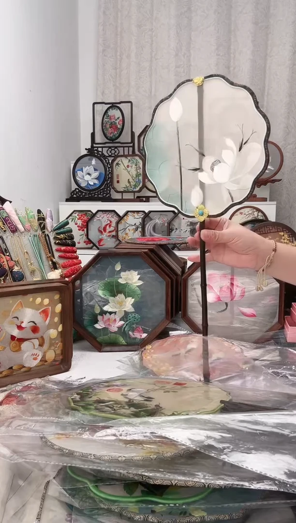 扇子苏绣作品手工团扇