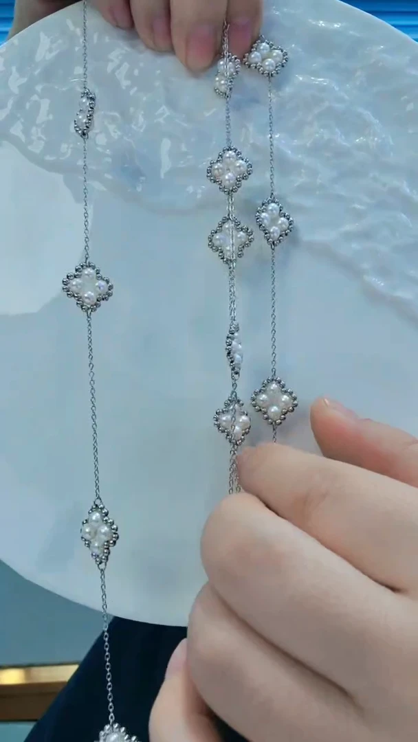 颈饰合金淡水珍珠四叶草毛衣链