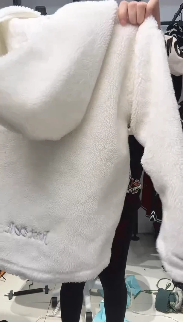 2234 编码  瑕疵直播间过款为准 尺码M