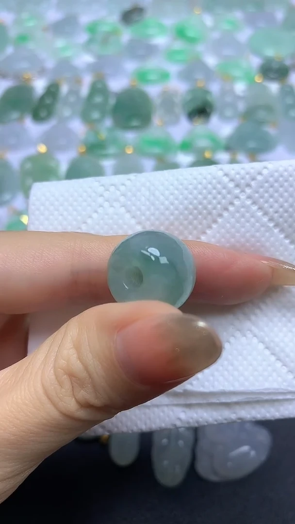 颈饰未镶嵌翡翠A货