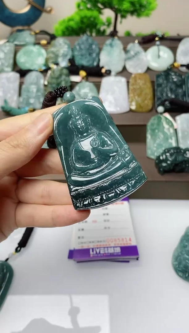 翡翠未镶嵌颈饰