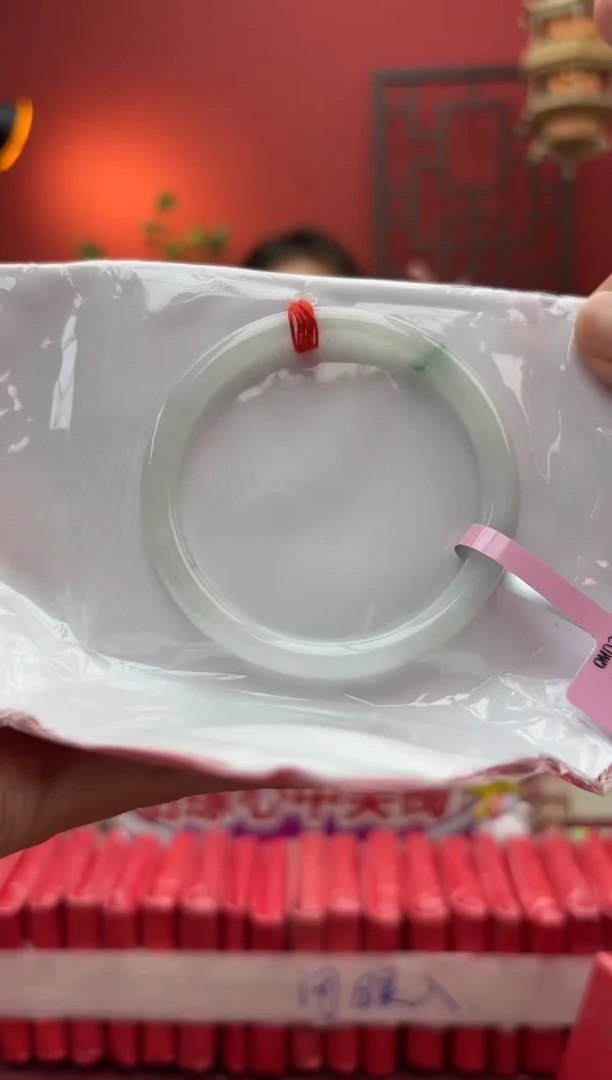 未镶嵌手镯（圆镯）翡翠翡翠手镯1