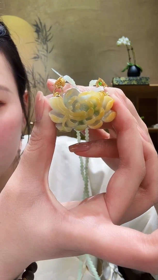 颈饰未镶嵌翡翠吊坠