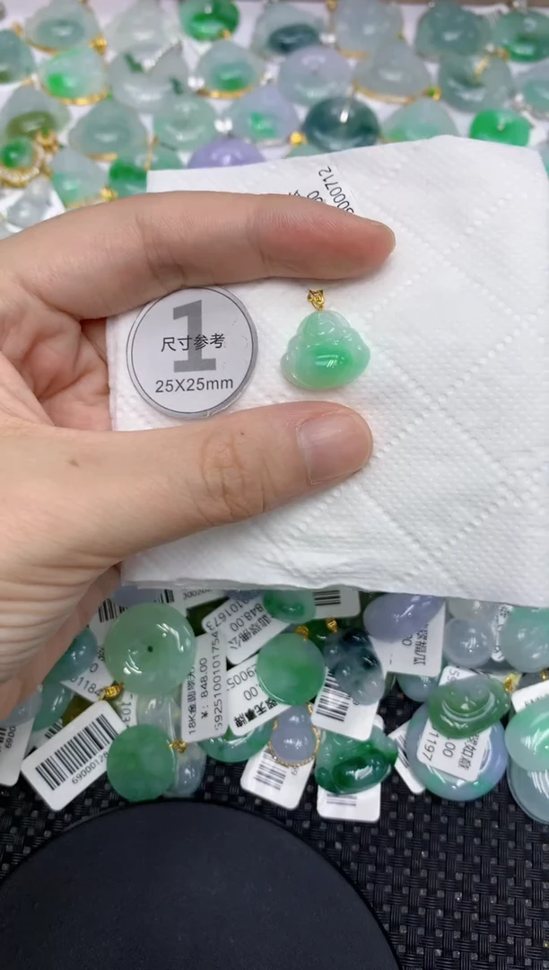 颈饰18K金镶嵌翡翠1111111