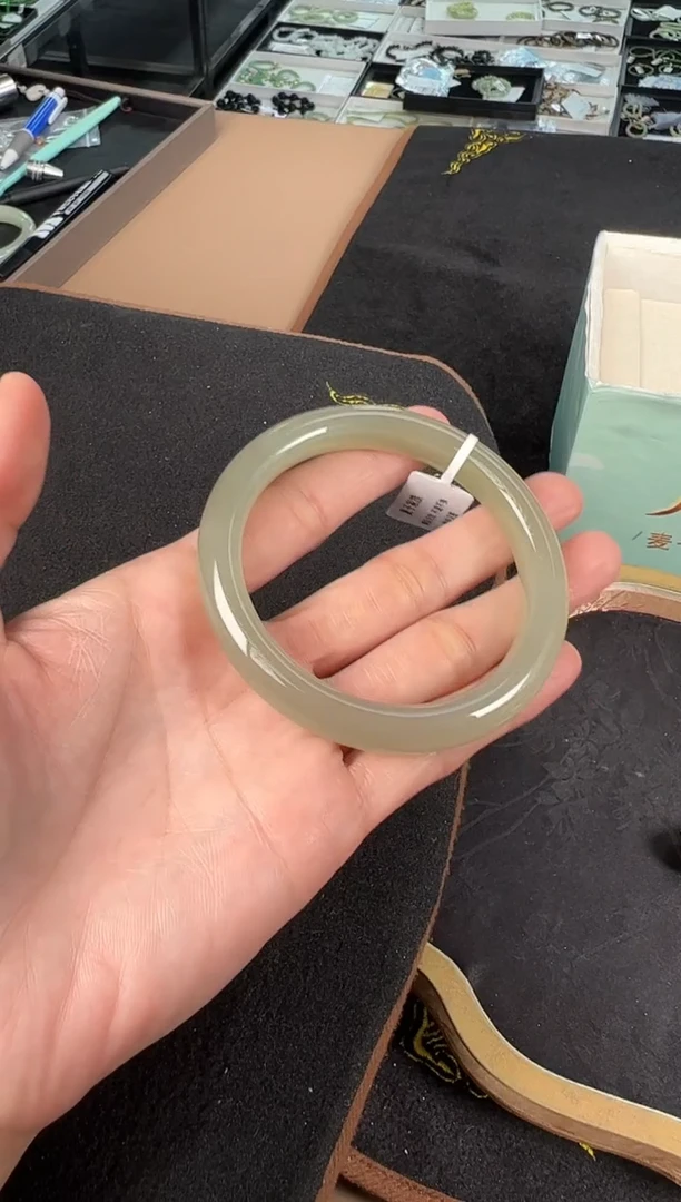 未镶嵌手镯和田玉多样性发1 59