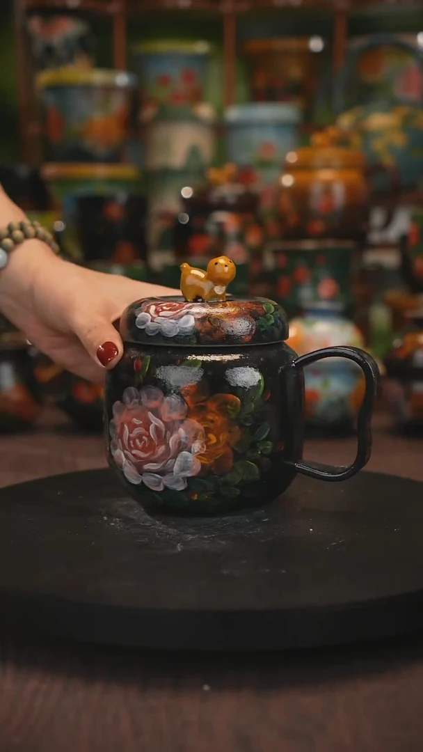 手绘釉下彩杯子