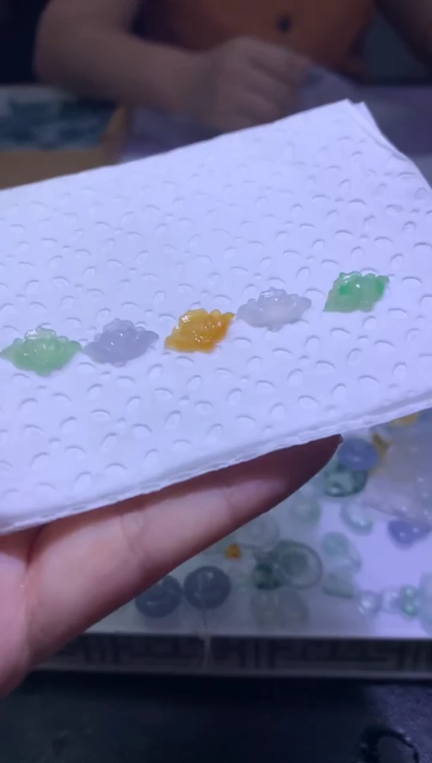 未镶嵌定制翡翠毛货