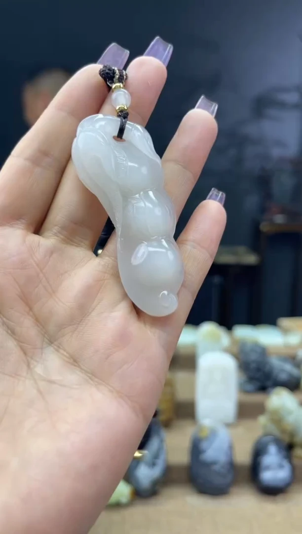 颈饰未镶嵌和田玉1