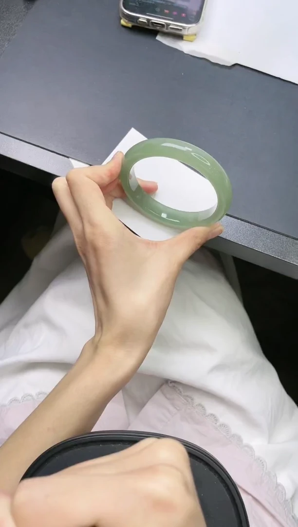 石英质玉手镯未镶嵌107-62.8