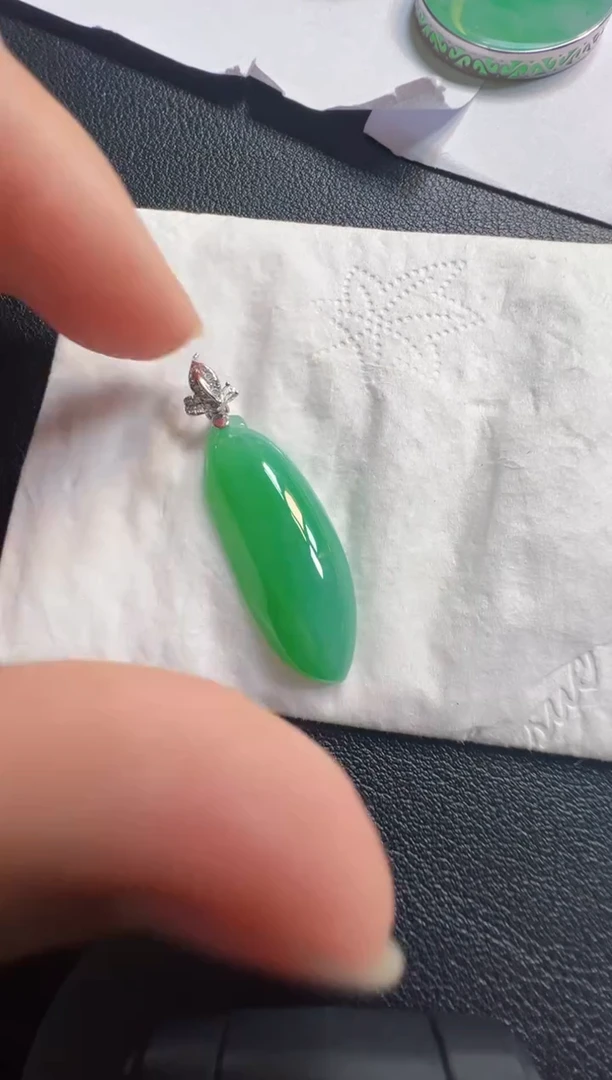 吊坠(不含链)18K金镶嵌翡翠4680