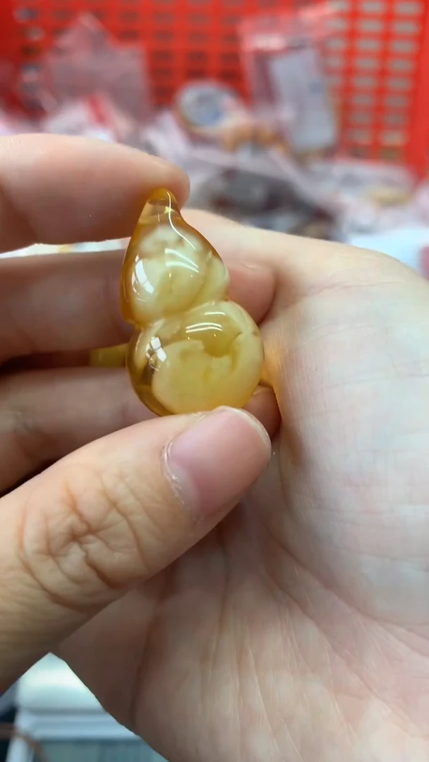 未镶嵌琥珀珠宝奇石938