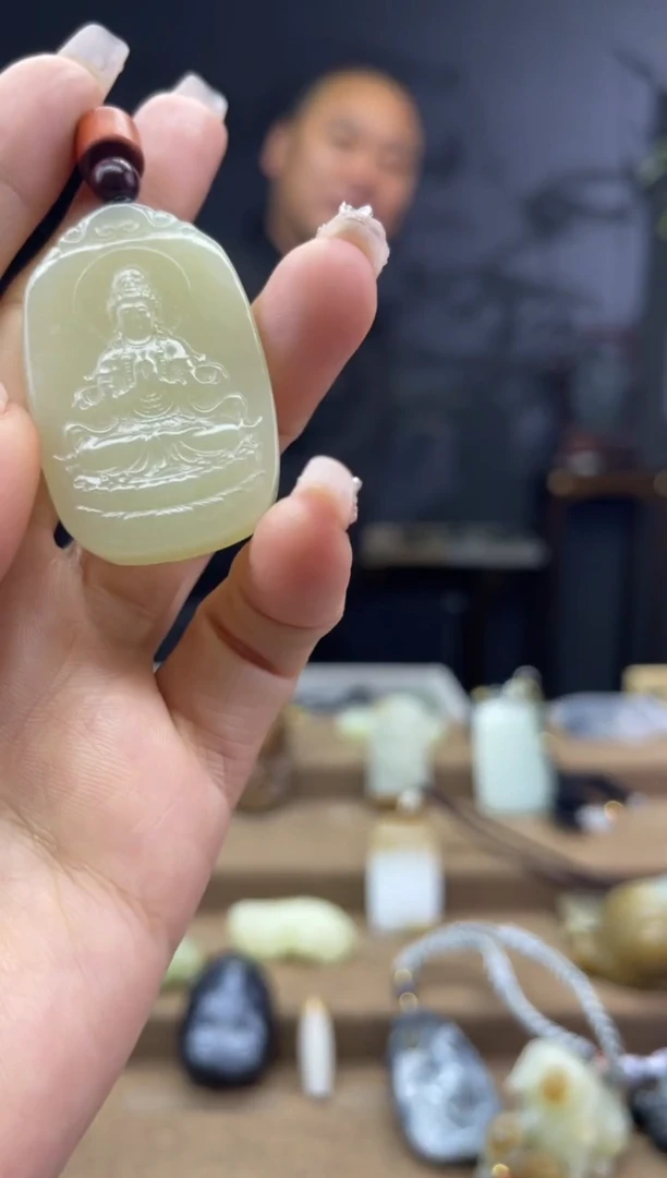 颈饰未镶嵌和田玉1