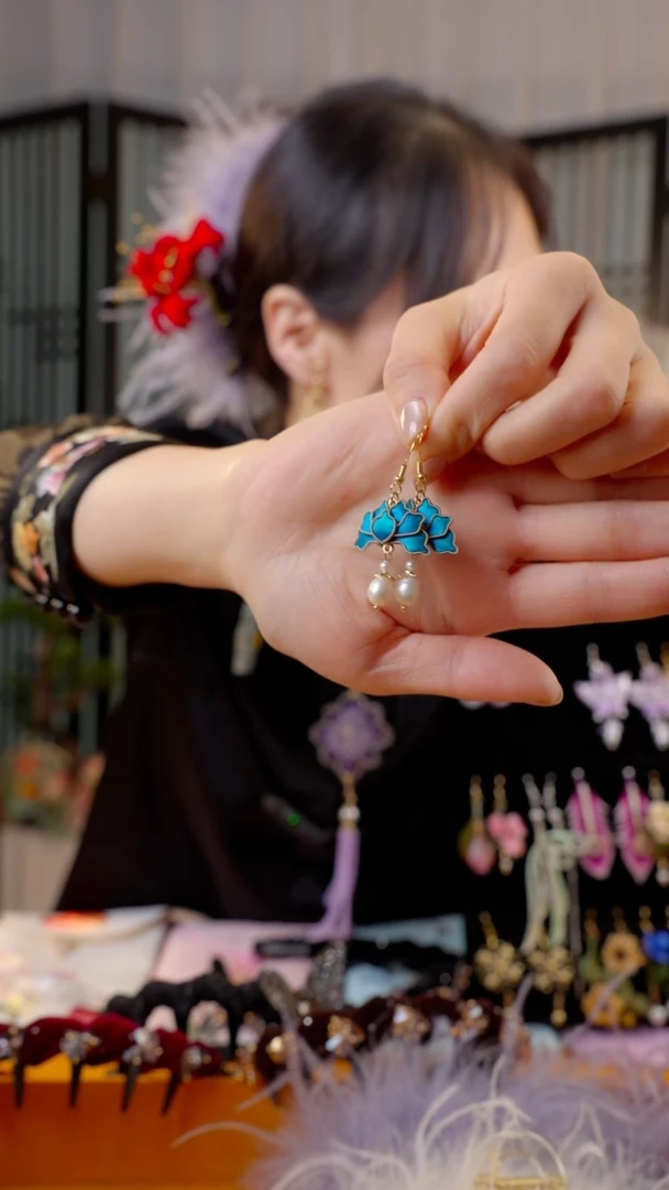 刺绣l****^非遗苏绣绒花手工饰品