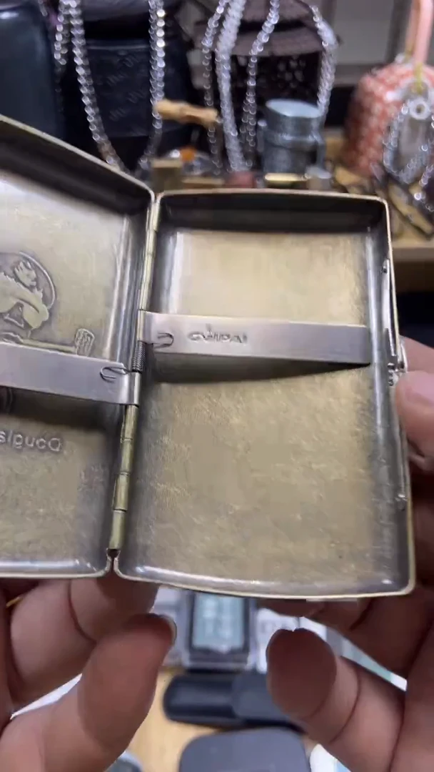 瓷片闪购商品  如图所示