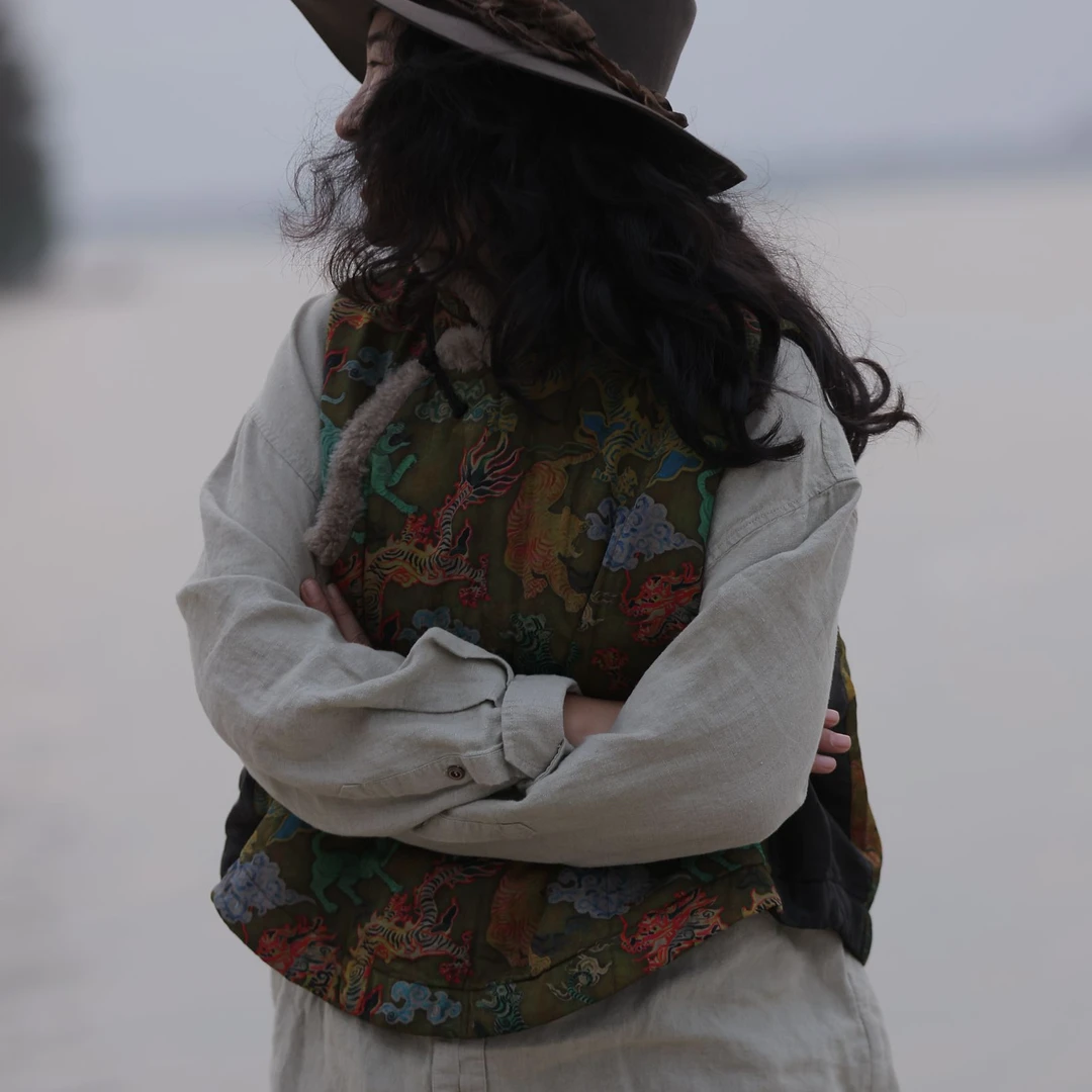 依梦分享-古澜木7377盘扣斜襟休闲棉马甲