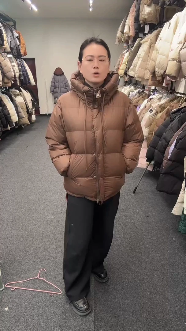 艾雨衣尚羽绒外套