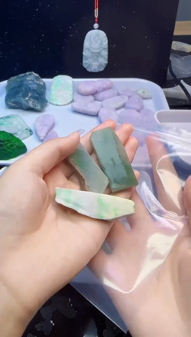 颈饰未镶嵌翡翠文***儿044天然A货翡翠