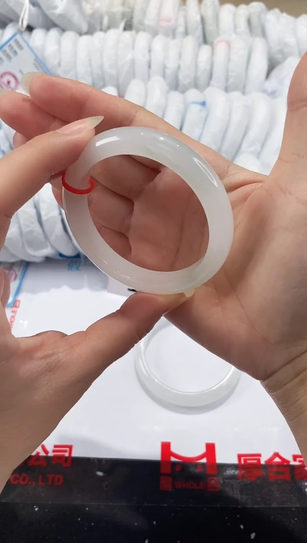 【闪购商品】石英质玉手镯未镶嵌93-51.9