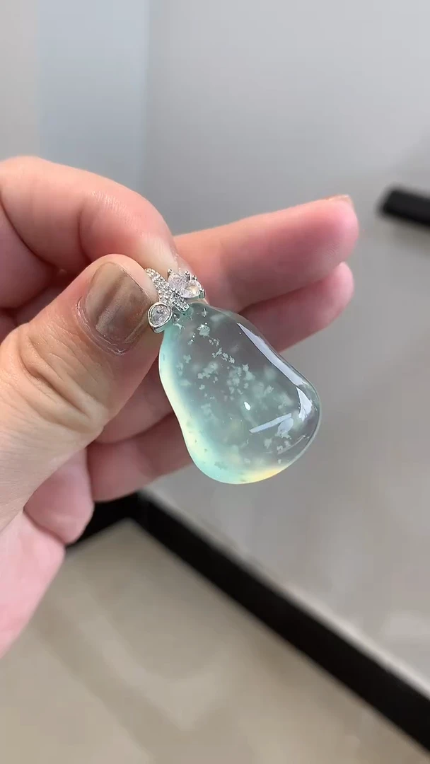 未镶嵌蛇纹石玉吊坠(不含链)福瓜