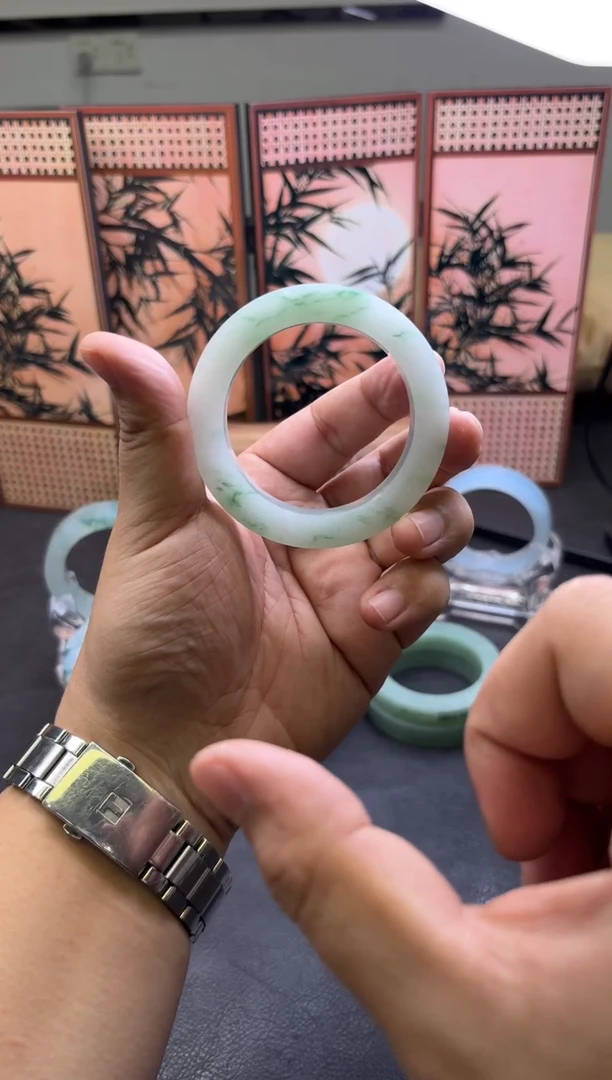 未镶嵌手镯定制翡翠文**J手镯定制