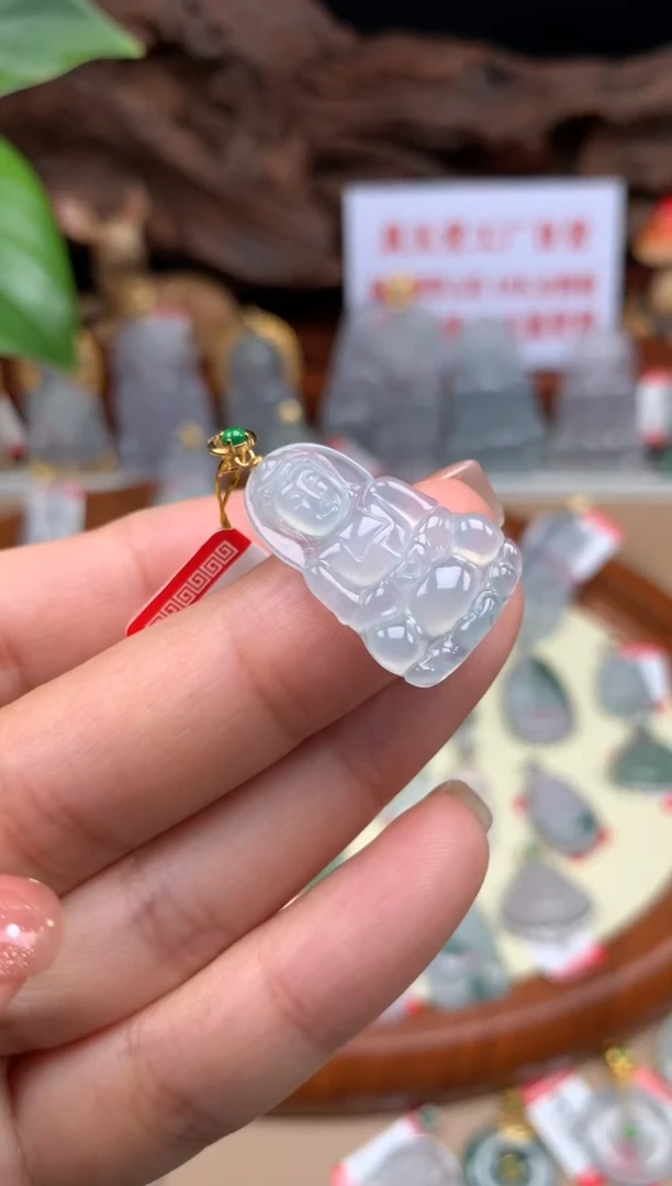 【闪购商品】翡翠颈饰18K金镶嵌观音