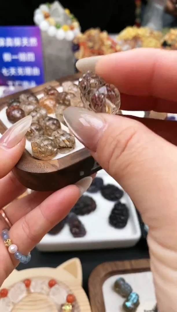 【闪购商品】水晶吊坠(不含链)未镶嵌29a多样性发其一/2.3/1个