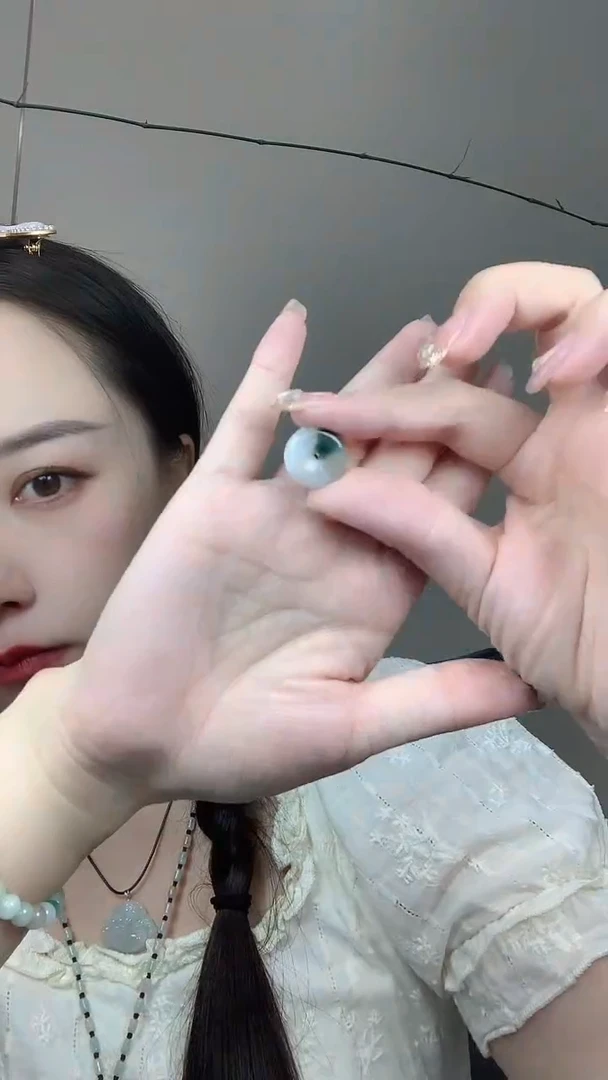吊坠(不含链)未镶嵌翡翠丹**川翡翠平安扣