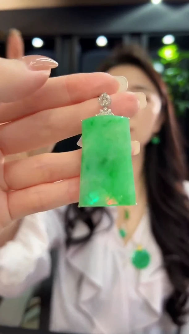 吊坠(不含链)18K金镶嵌翡翠 缅料A货/支持复检/一件