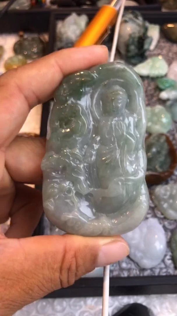 翡翠未镶嵌吊坠(不含链)冰透大日如来
