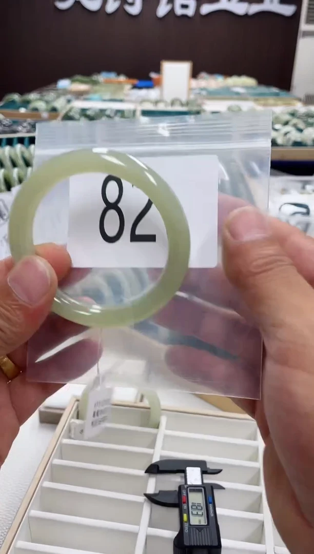 和田玉手镯未镶嵌和田玉手镯58.7圈82号