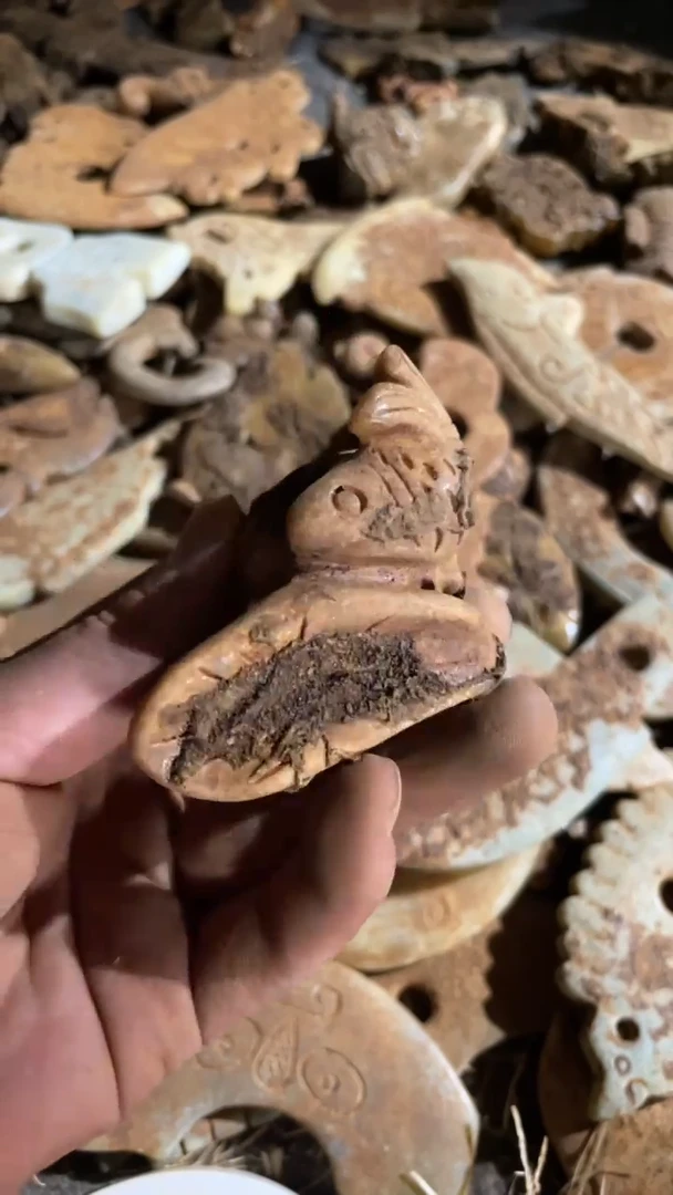 和田玉（糖玉）未镶嵌挂件东顺手把件链接7416484146