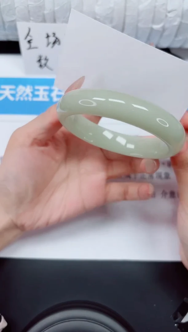 未镶嵌手镯石英质玉157-60d